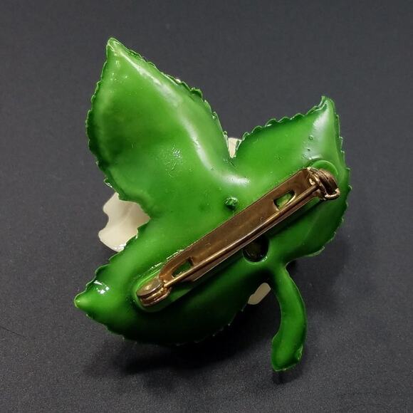 Vintage Cream Flower Lucite Brooch, Gardenia with Green Leaves & Stem, 2 Inches - Picture 4 of 9
